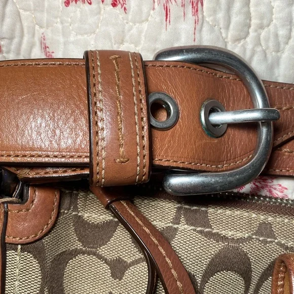 Coach HOBO Bag and Matching Wallet. Y2K and looking great./1 owner. Auth/Coach - Picture 11 of 16